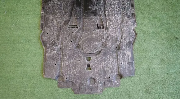 Mercedes-Benz GLA H247 Engine splash shield/under tray AA111710