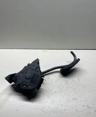 Volvo S70 V70 V70 XC Accelerator throttle pedal 9447138 9447136 9447137