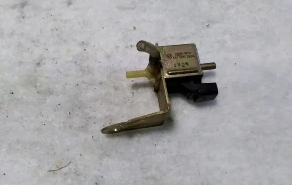 Audi A6 S6 C4 4A Turbo solenoid valve 437906283A