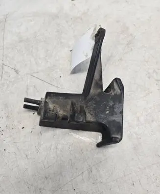 Volvo S70 V70 V70 XC Engine mounting bracket 074115369