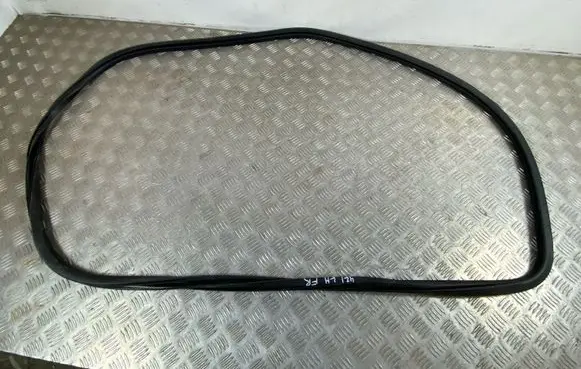 Mitsubishi Outlander IV Front door rubber seal