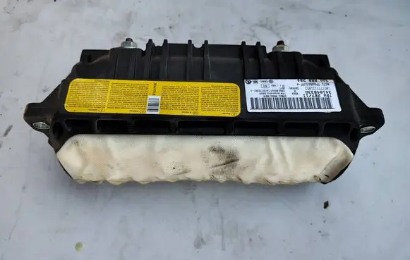Passenger airbag