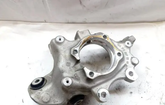 Mercedes-Benz GLC X253 C253 Rear wheel hub A2133572500