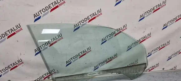 BMW 1 E82 E88 Front door window/glass (coupe) 51337165580