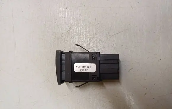 Volkswagen Polo Windscreen/window heater switch 6Q0959621