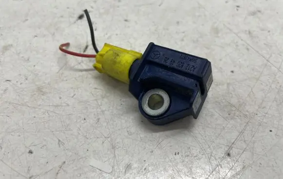 Mercedes-Benz E W212 Airbag deployment crash/impact sensor A2128204926