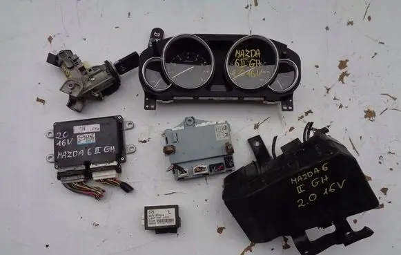 Mazda 6 Engine control unit/module ECU RF4J18881E
