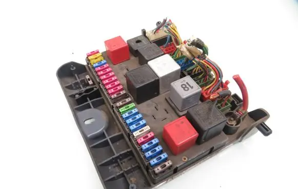 Skoda Felicia II Central body control module 8U0937025