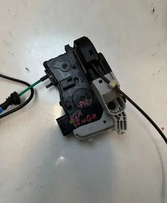 KIA Venga Front door lock 813201P020