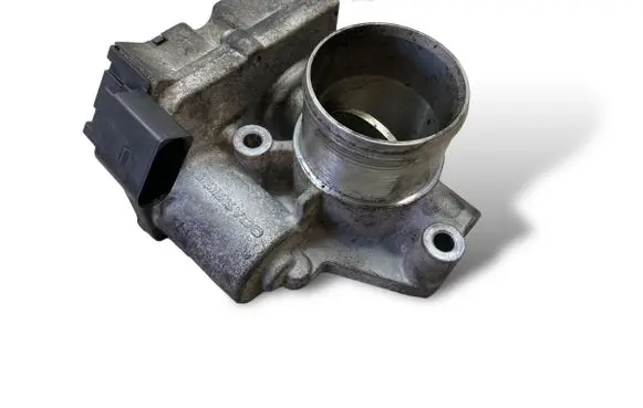 Renault Megane II Throttle valve 8200736114 VY9150B A2C53245045