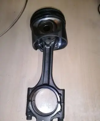 Volvo V70 Piston with connecting rod