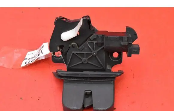 Audi Q7 4L Tailgate/trunk/boot lock/catch/latch 8P4827505B