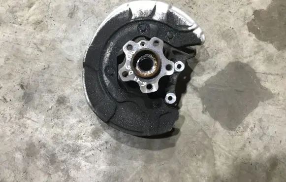 Rear wheel hub