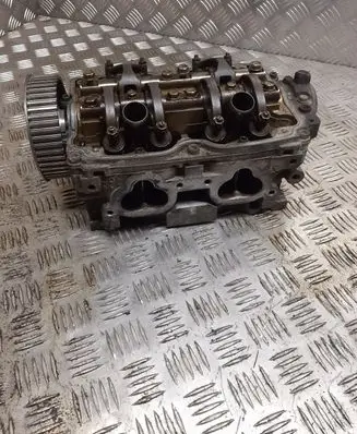 Subaru Legacy Engine head 