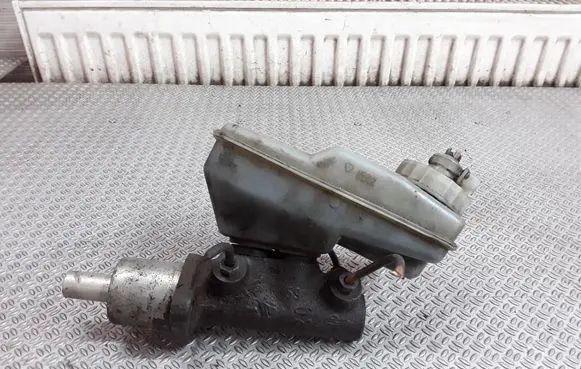 Volkswagen Transporter - Caravelle T4 Master brake cylinder