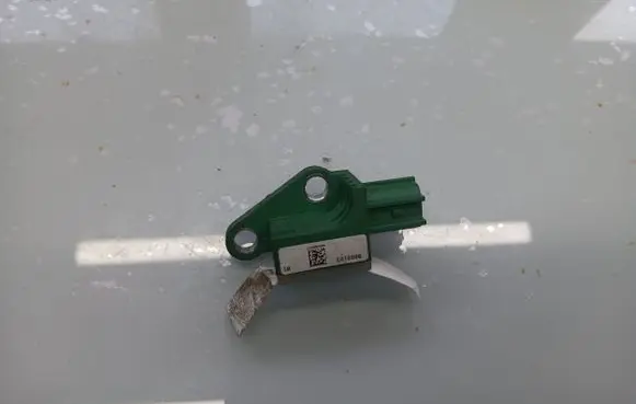 Volkswagen PASSAT B6 Airbag deployment crash/impact sensor 331324