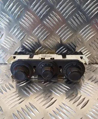 Seat Ibiza III (6L) Climate control unit 8L0820045C M3701001