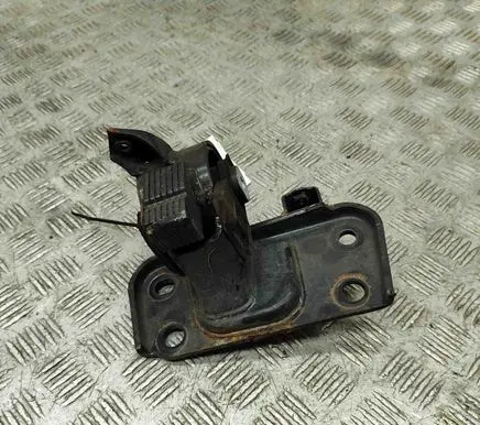 Toyota Avensis T270 Engine mount bracket 123720X010