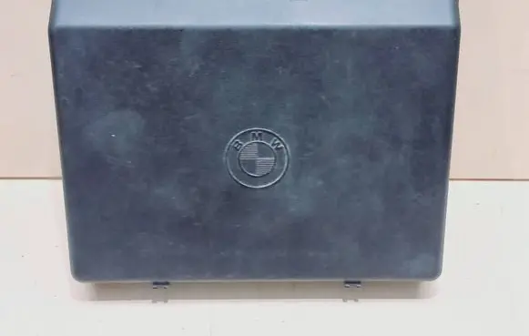 BMW 7 E32 Fuse box cover 61131374029 1374029