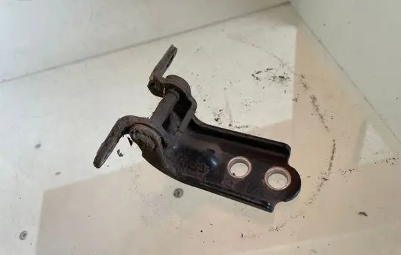 Subaru Forester SH Rear door lower hinge