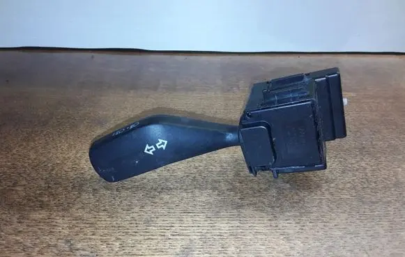 Ford Focus Indicator stalk 17D9404