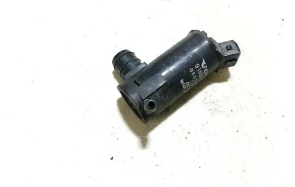 Volvo V70 Windscreen/windshield washer pump 9169611 060210-3950