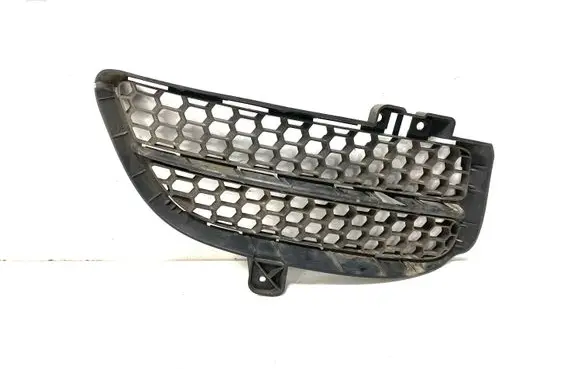 Volkswagen Touareg I Front bumper lower grill 7L6853666B 7L6853666