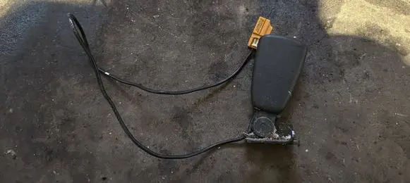 Volvo V50 Front seatbelt buckle 30789607