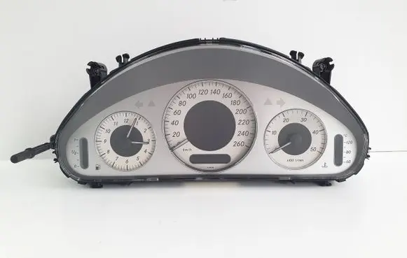 Mercedes-Benz E W211 Speedometer (instrument cluster) A2115400547
