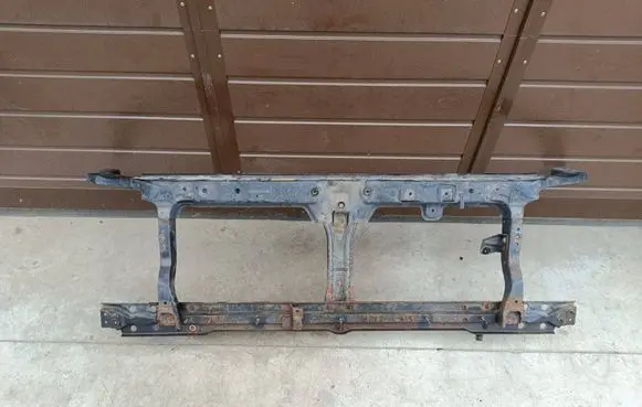 Nissan Navara D40 Radiator support slam panel