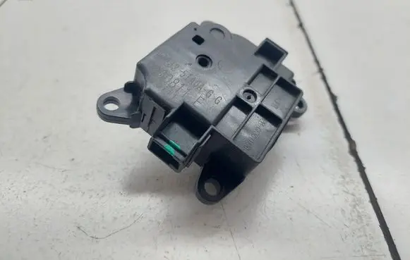 Nissan Navara D23 Air flap motor/actuator 277325TA0AG