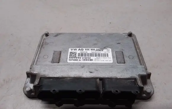 Skoda Fabia Mk2 (5J) Engine control unit/module 03E906023B 5WP4080804