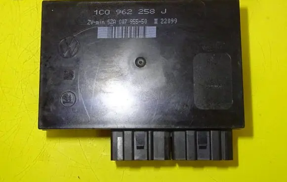 Volkswagen Golf IV Central body control module 1C0962258J