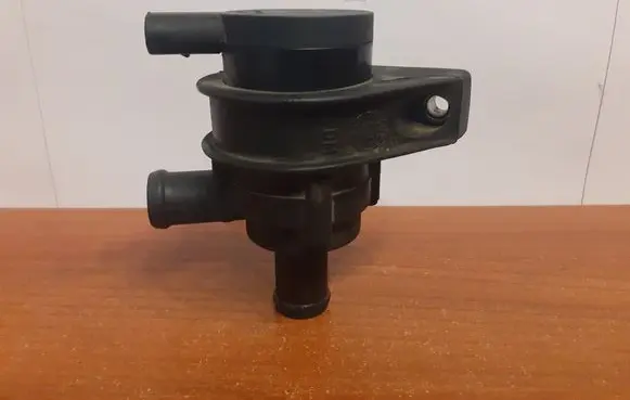 Volkswagen PASSAT B6 Water pump 12383 30950000