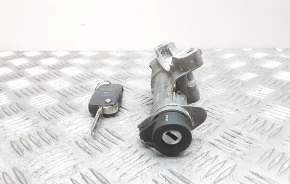 Volkswagen Polo Ignition lock 4B0905851C