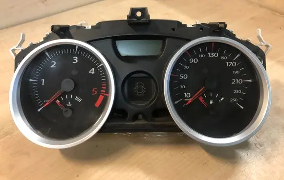 Renault Megane II Speedometer (instrument cluster) 4HJG079893 8200720321M VP5RPF14B115AT