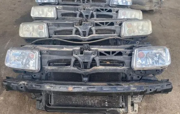 Volkswagen Multivan T5 Radiator support slam panel brak