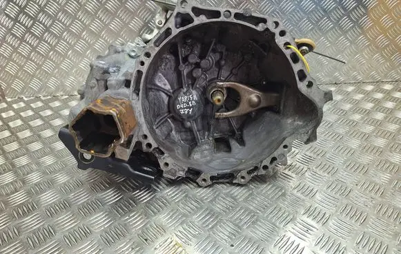 Toyota Yaris Manual 5 speed gearbox S27725771