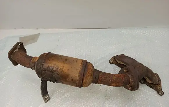 Cadillac CTS Exhaust manifold 2227747002