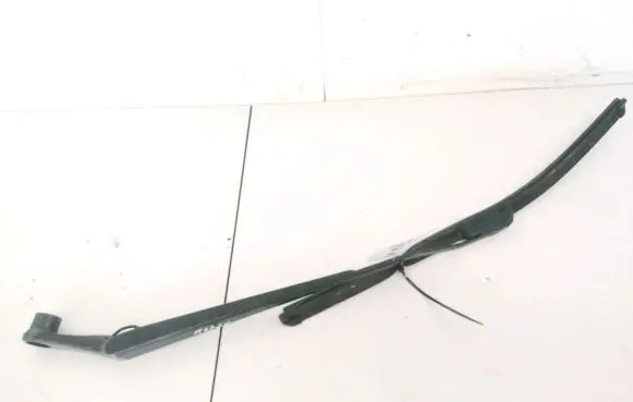 Jeep Grand Cherokee (WK) Front wiper blade arm