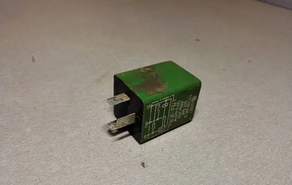 Volkswagen Transporter - Caravelle T4 Other relay 111953227D J590CJ945