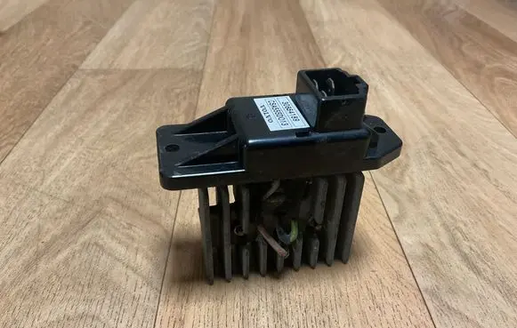 Volvo S40, V40 Heater blower motor/fan resistor 30864189 CSA555D013