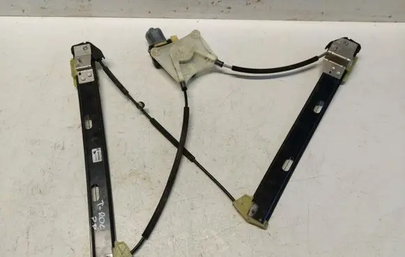 Volkswagen T-Roc Front door window regulator with motor 2GA837462F