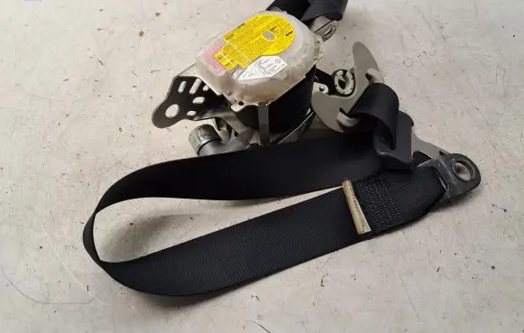 Toyota Corolla Verso AR10 Front seatbelt 732200F040C0