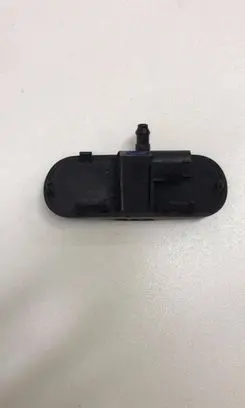 Windshield washer spray nozzle