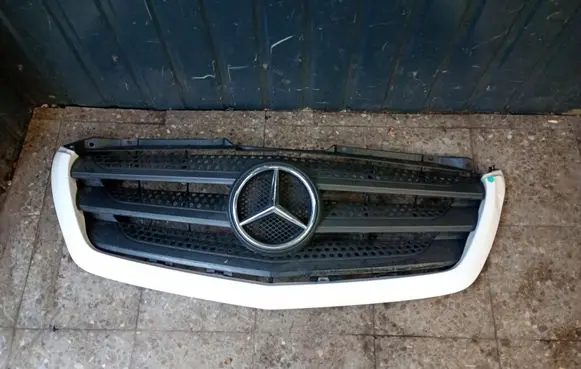 Mercedes-Benz Sprinter W906 Front bumper upper radiator grill A9068880523