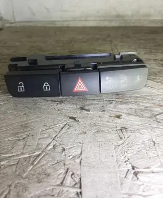 Opel Insignia A Hazard light switch 13324594