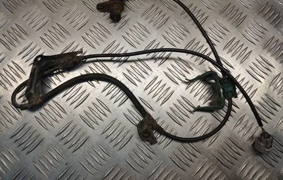 Toyota Avensis T220 ABS brake wheel speed sensor 8954205040