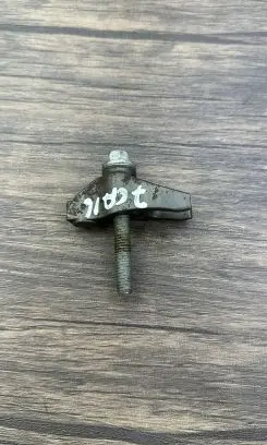 Jeep Grand Cherokee Fuel Injector clamp holder