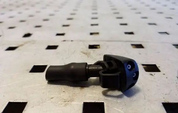 Opel Zafira C Windshield washer spray nozzle 
